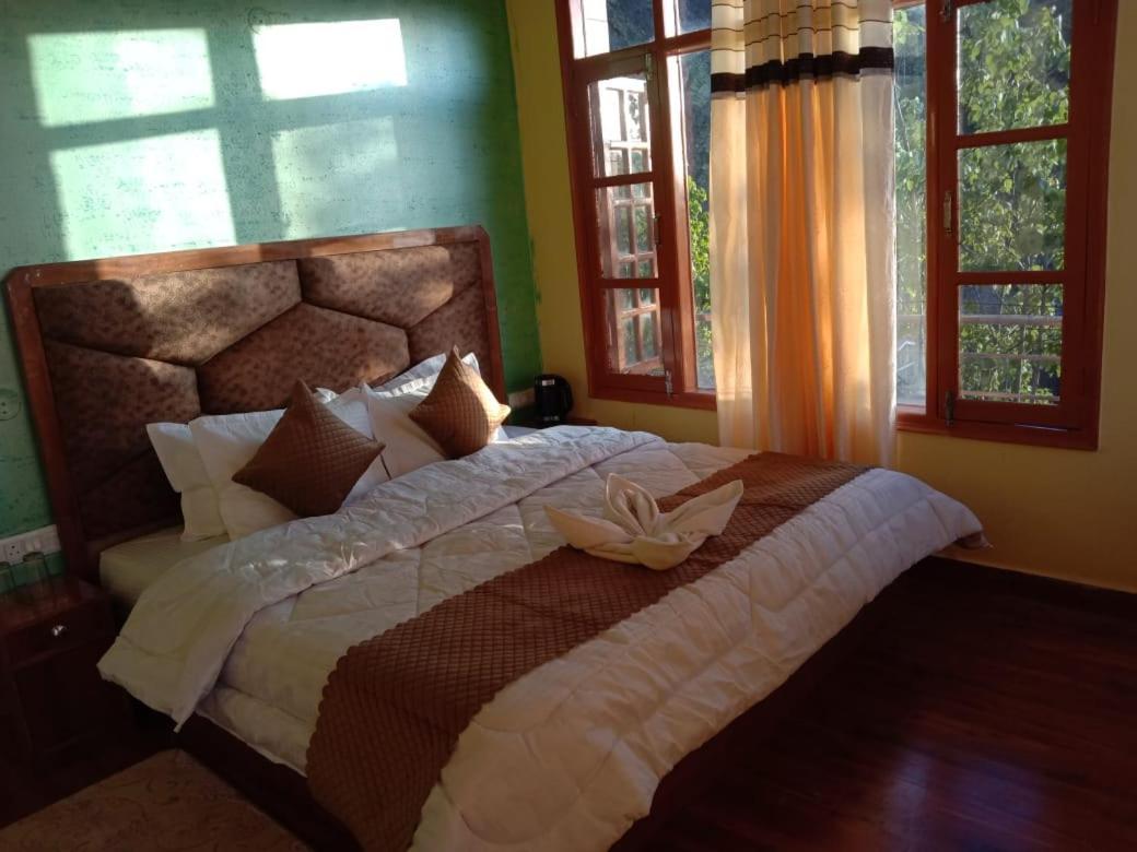 Floret Sojourn Hotel Shimla Exterior foto