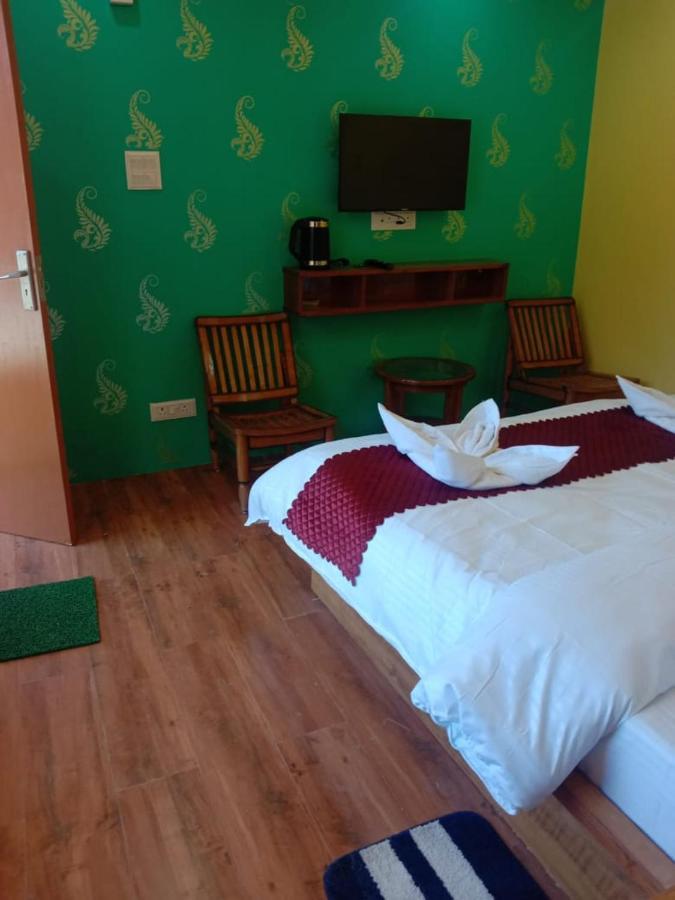 Floret Sojourn Hotel Shimla Exterior foto